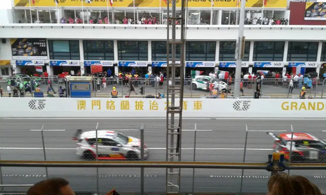 Macau casinos repeat a MOP 100 million Grand Prix cheque