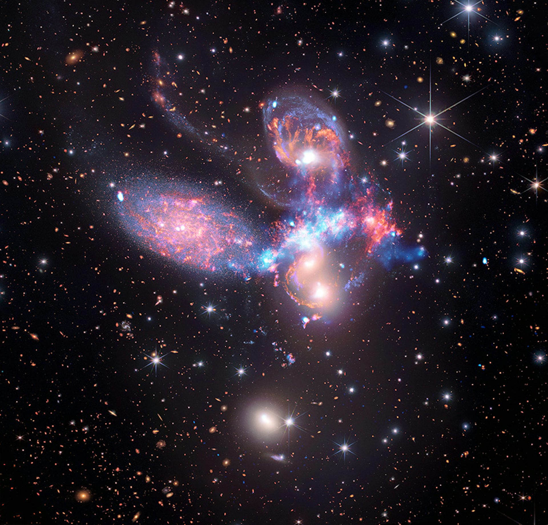Четыре галактики в составе Квинтета Стефана.