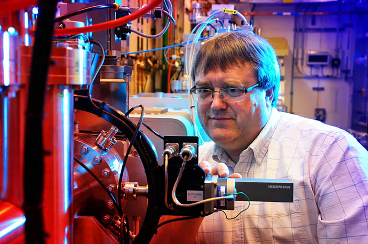 Nick Terrill, científico principal de líneas de luz