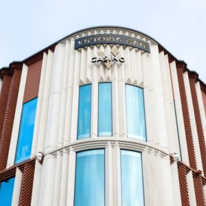 Leeds City Center Casino Shuttered as UKGC Suspends License Over AML Failings